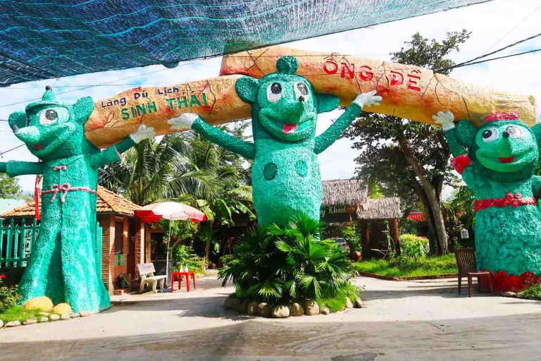 Cổng chào làng du lịch sinh thái Ông Đề Cần Thơ